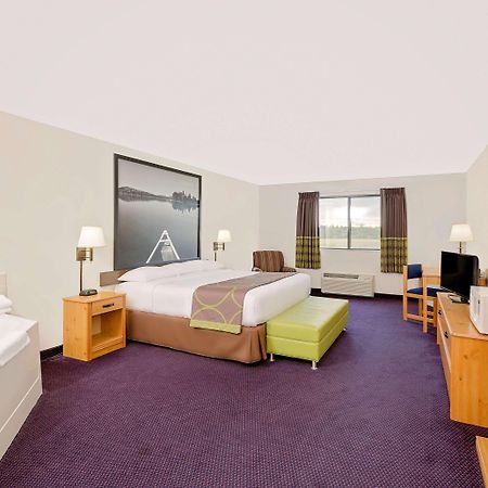Super 8 By Wyndham St. James מראה חיצוני תמונה