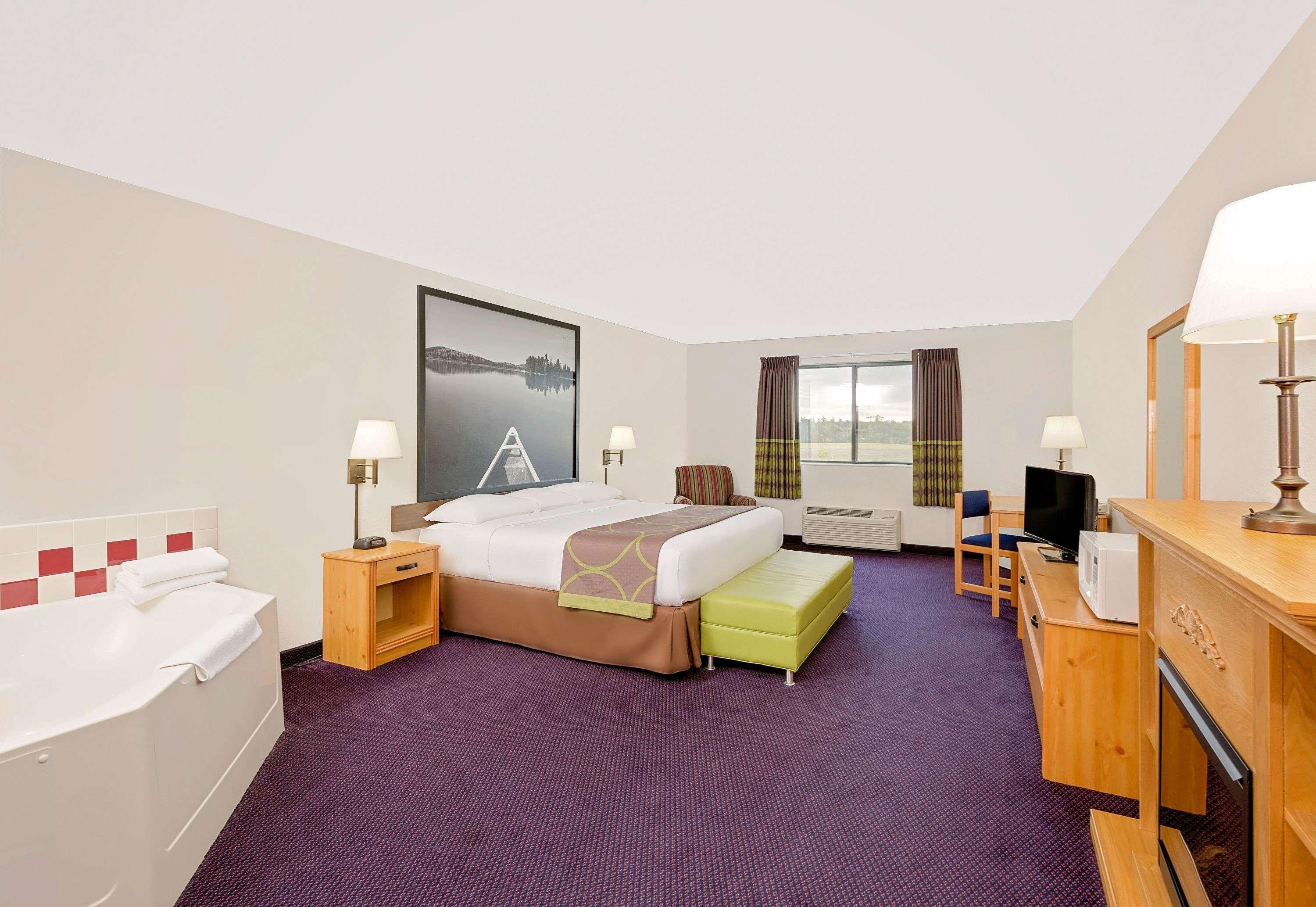 Super 8 By Wyndham St. James מראה חיצוני תמונה