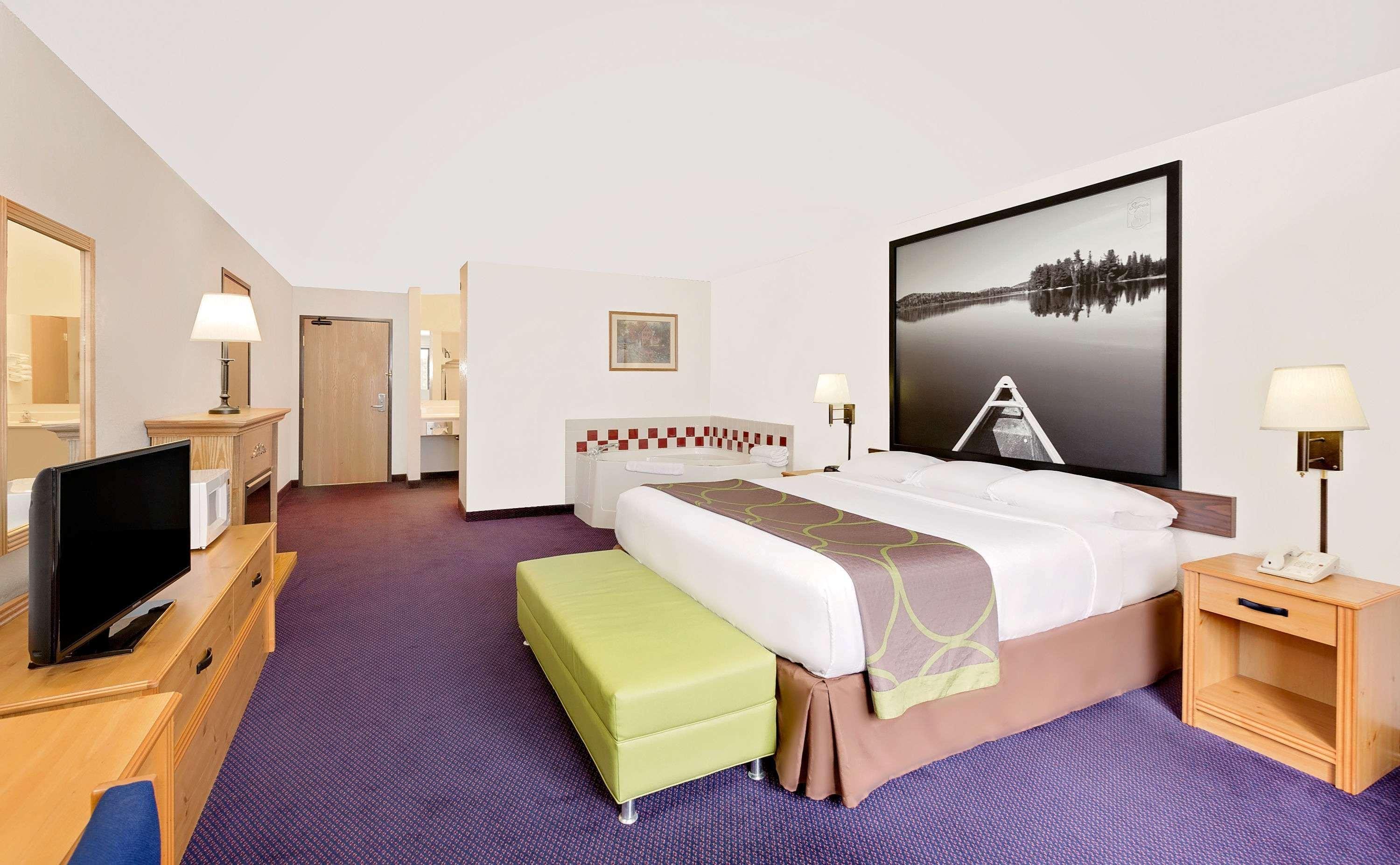 Super 8 By Wyndham St. James מראה חיצוני תמונה