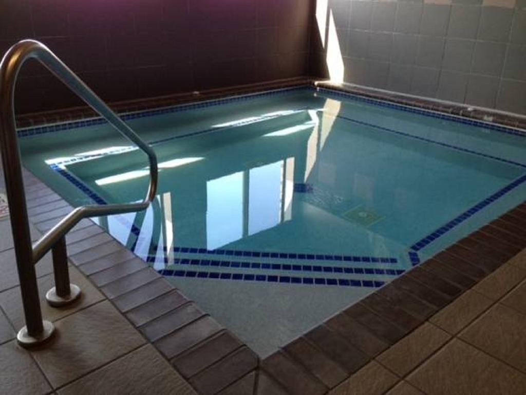 Super 8 By Wyndham St. James מראה חיצוני תמונה